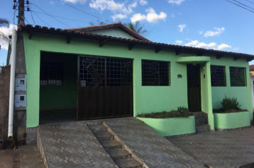 CASA BEM LOCALIZADA - SETOR GENOVEVA ALVES